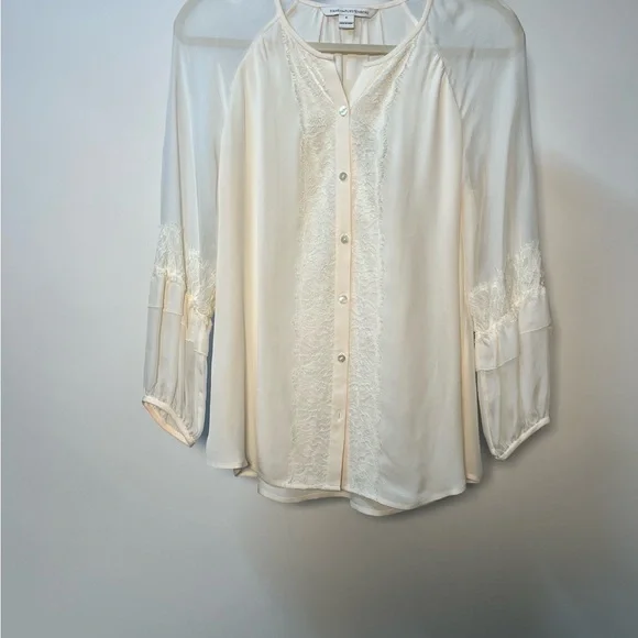 Diane van Fulstberger Elegant Cream Lace Blouse - Picture 6 of 8